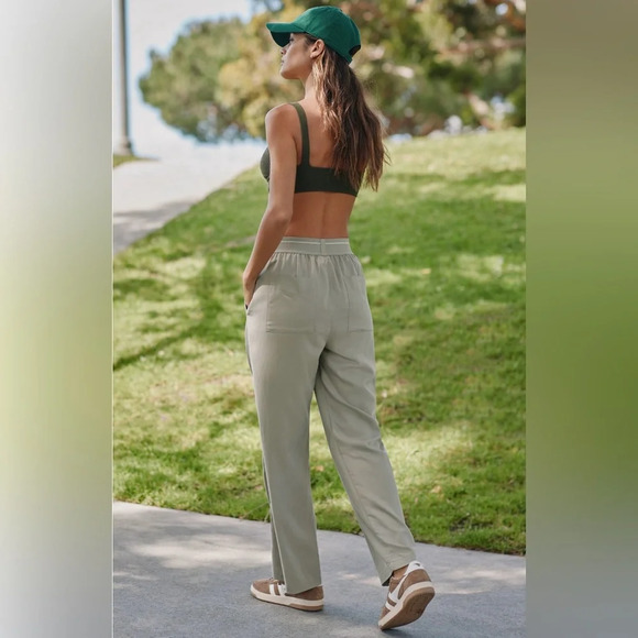 NWOT Varley Riggs Loose Fit Pants Moss Green Size M - Picture 2 of 12